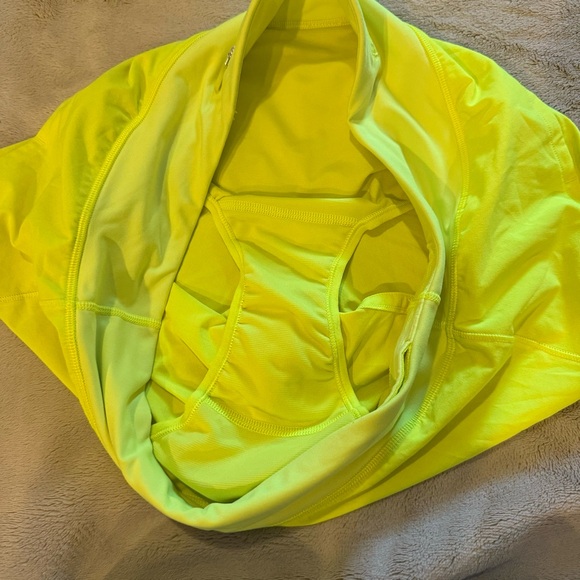 Lululemon Speed Up Yellow Short 2.5" - Picture 5 of 7